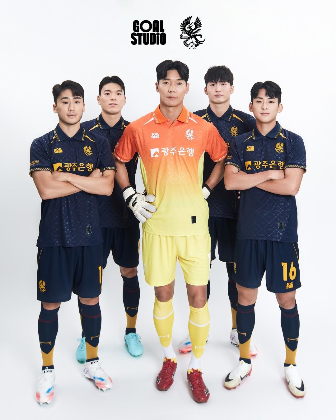 본문 이미지 - K리그1 광주FC가 세 번째 유니폼을 공개했다. (광주FC 제공)