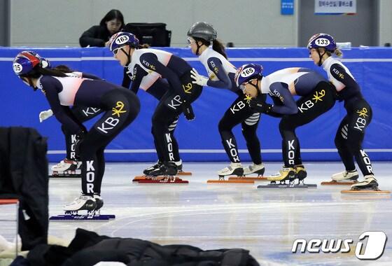 본문 이미지 - 쇼트트랙 대표팀 훈련 모습. (사진은 기사 내용과 무관함) /뉴스1 ⓒ News1 이동해 기자