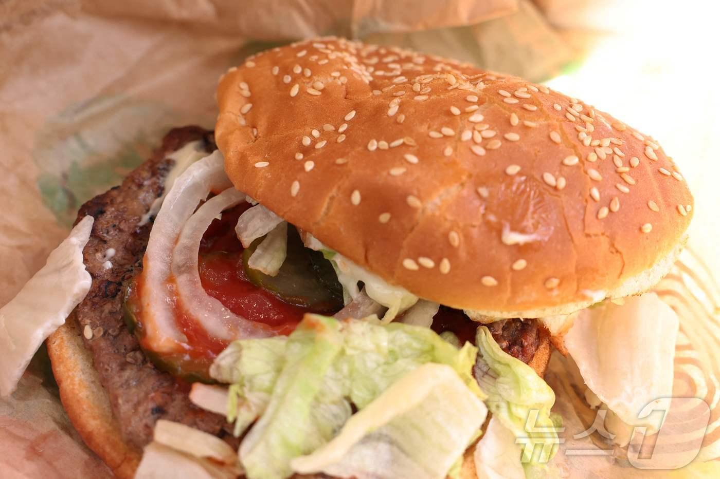 밀워키 시민은 무료로 햄버거를 먹을 수 있게 됐다. ⓒ AFP=뉴스1