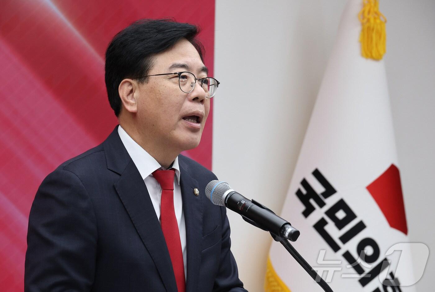 14일 서울 여의도 중앙당사에서 열린 국민의힘 제6차 전당대회 수도권·강원·제주 합동연설회에서 송언석 비상대책위원장 겸 원내대표가 인사말하고 있다. 2025.8.14/뉴스1 ⓒ News1 국회사진기자단