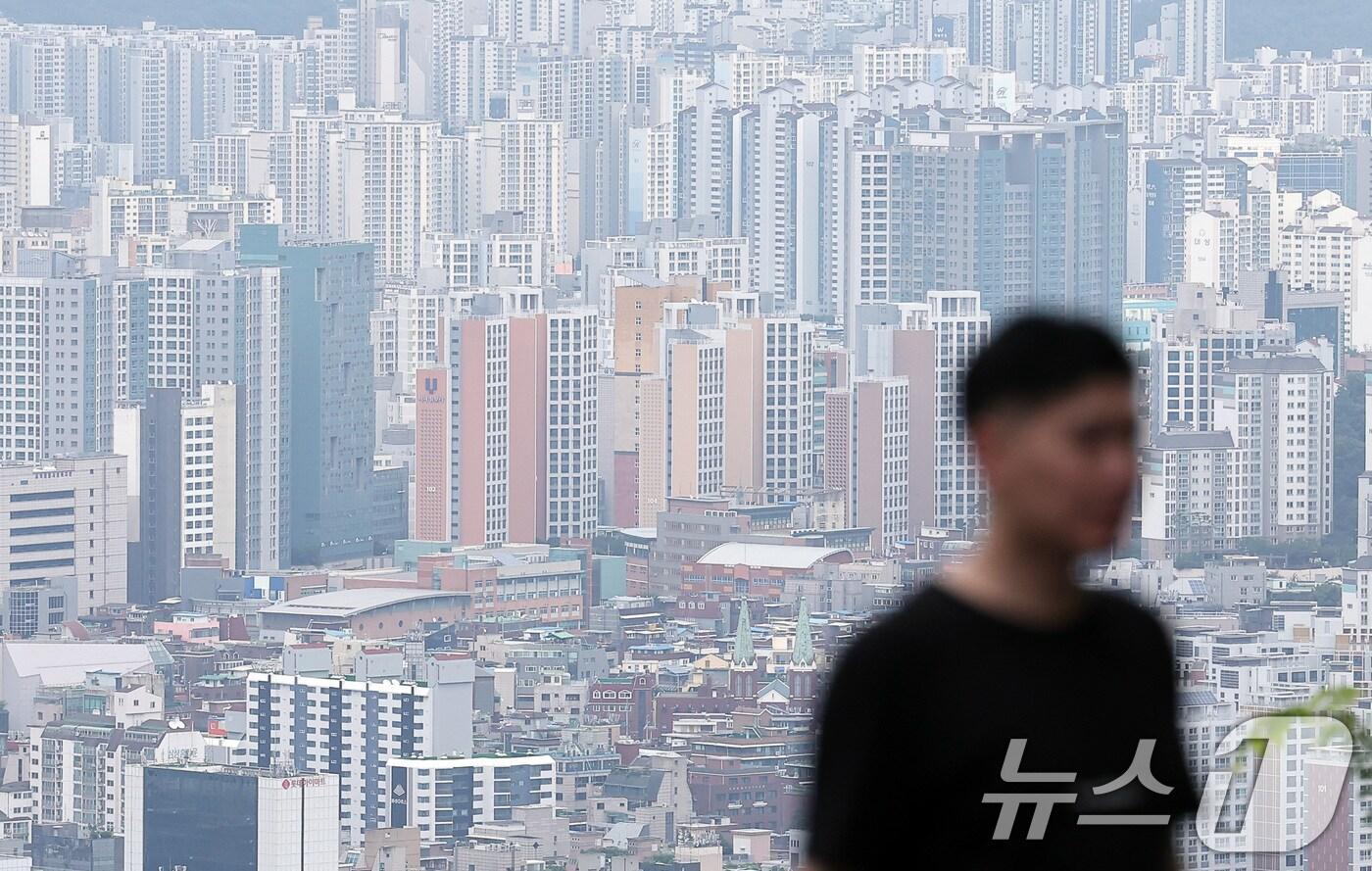 서울 남산에서 바라본 아파트 단지 모습. 2025.8.14/뉴스1 ⓒ News1 김성진 기자