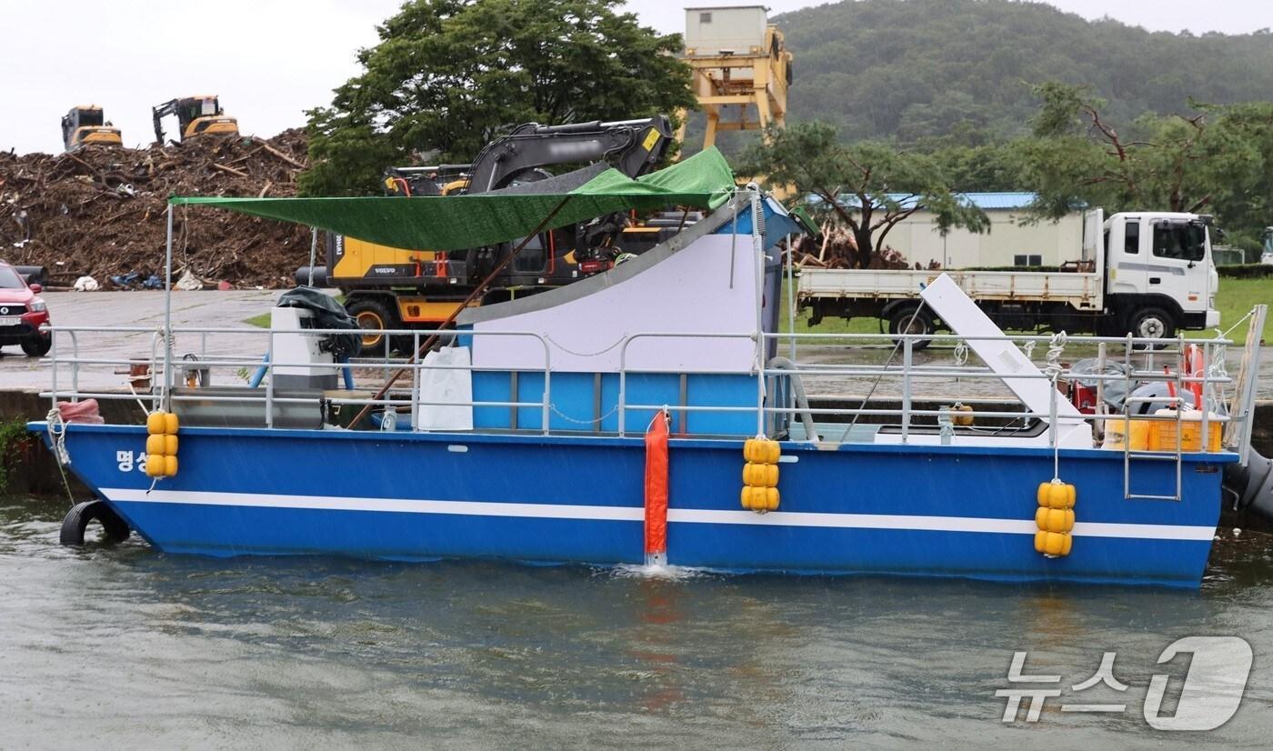  녹조제거선(한강유역환경청 제공. 재판매 및 DB 금지)/뉴스1