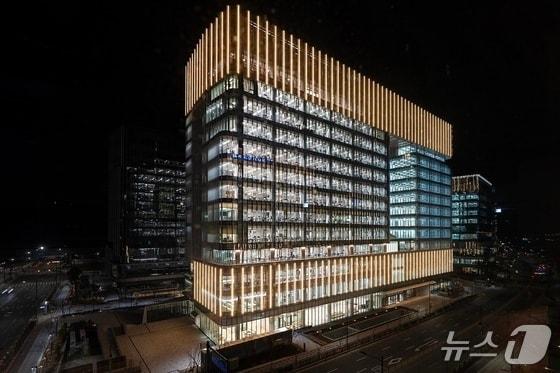 본문 이미지 - 경기 성남시 놀유니버스 판교 신사옥 10X타워&#40;야놀자 제공&#41;