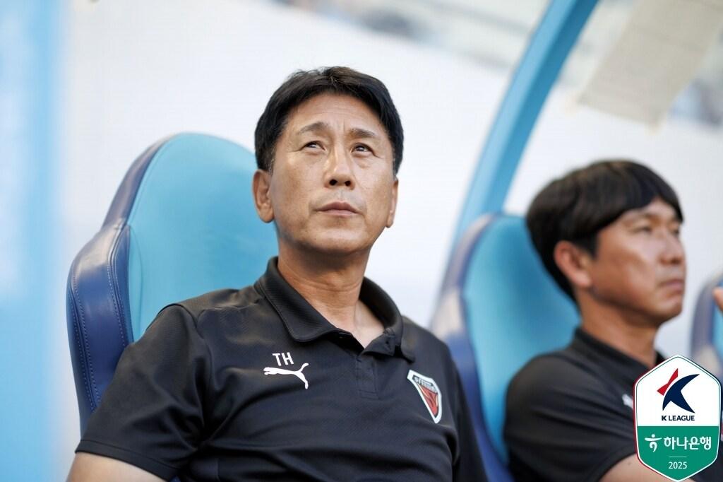 본문 이미지 - 박태하 포항 스틸러스 감독. &#40;한국프로축구연맹 제공&#41;