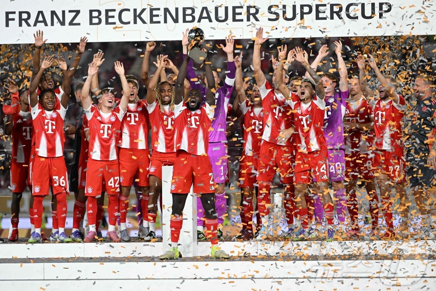 슈퍼컵 우승을 차지한 바이에른 뮌헨 ⓒ AFP=뉴스1