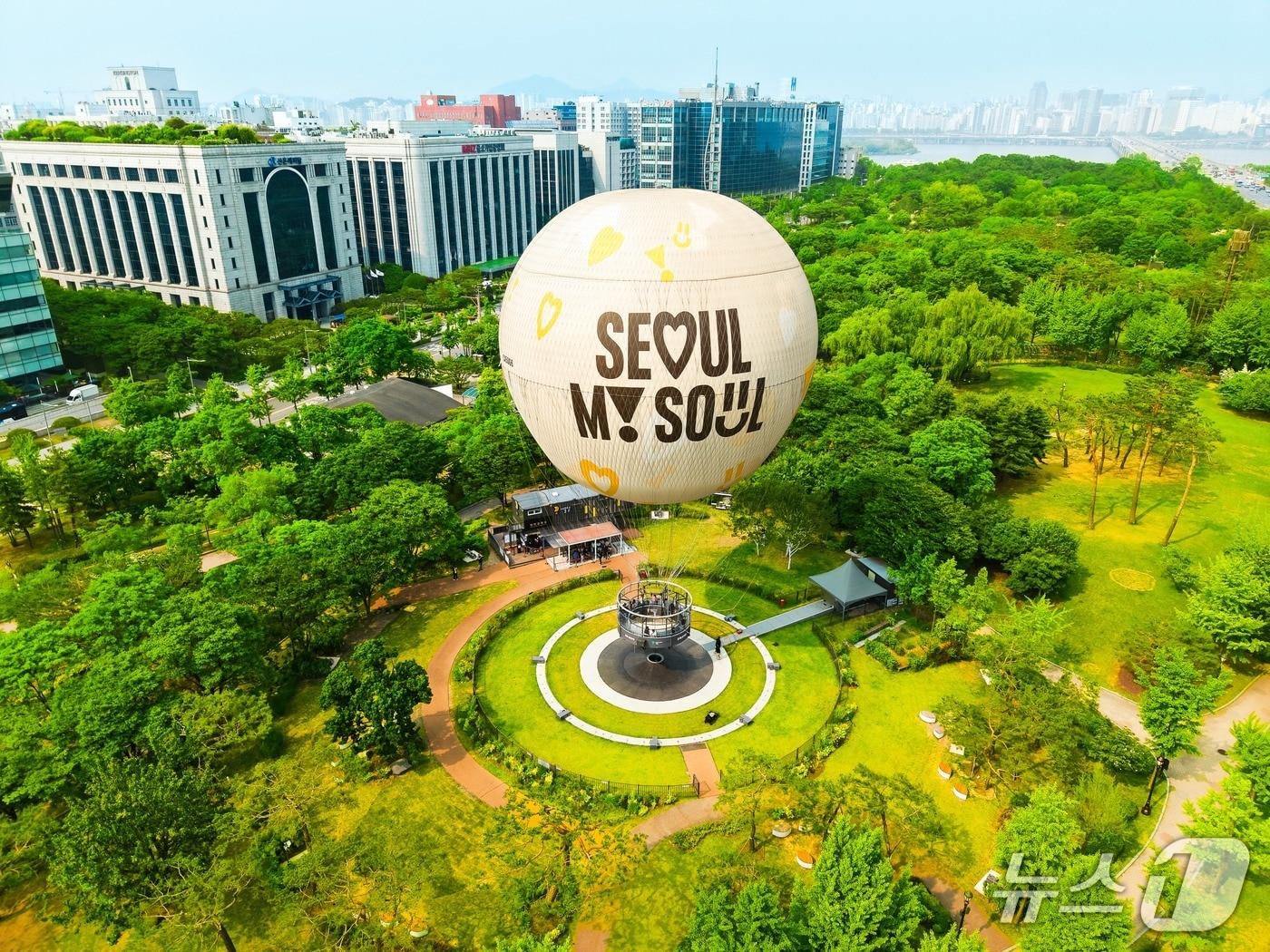 본문 이미지 - 지상에 있는 서울달 전경&#40;서울관광재단 제공&#41;