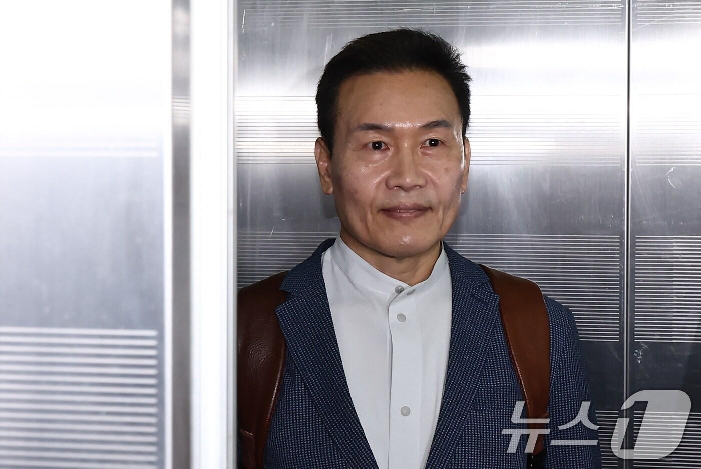 송호종 전 대통령경호처 경호부장이 18일 오전 서울 서초구 순직해병 특검팀(이명현 특별검사) 사무실에서 조사를 받기 위해 출석하고 있다. 2025.8.18/뉴스1 ⓒ News1 김민지 기자