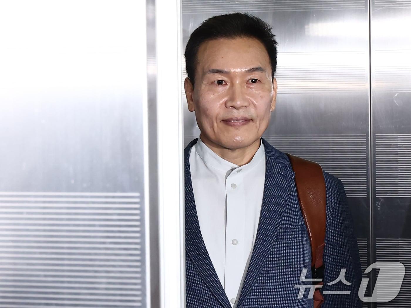 본문 이미지 - 송호종 전 청와대 경호부장이 18일 오전 서울 서초구 순직해병 특검팀&#40;이명현 특별검사&#41; 사무실에서 조사를 받기 위해 출석하고 있다. 2025.8.18/뉴스1 ⓒ News1 김민지 기자