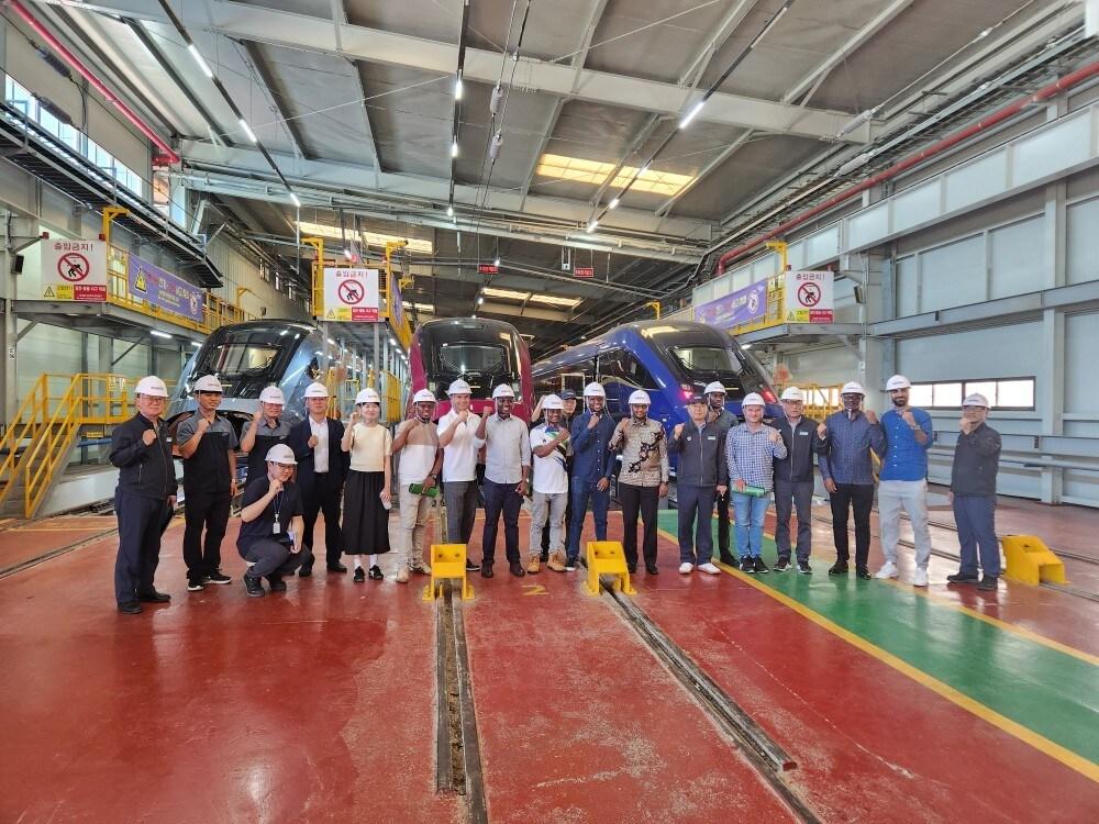 본문 이미지 - 한국철도공사 해외 철도기관 유학생 연수 모습.(한국철도공사 제공)