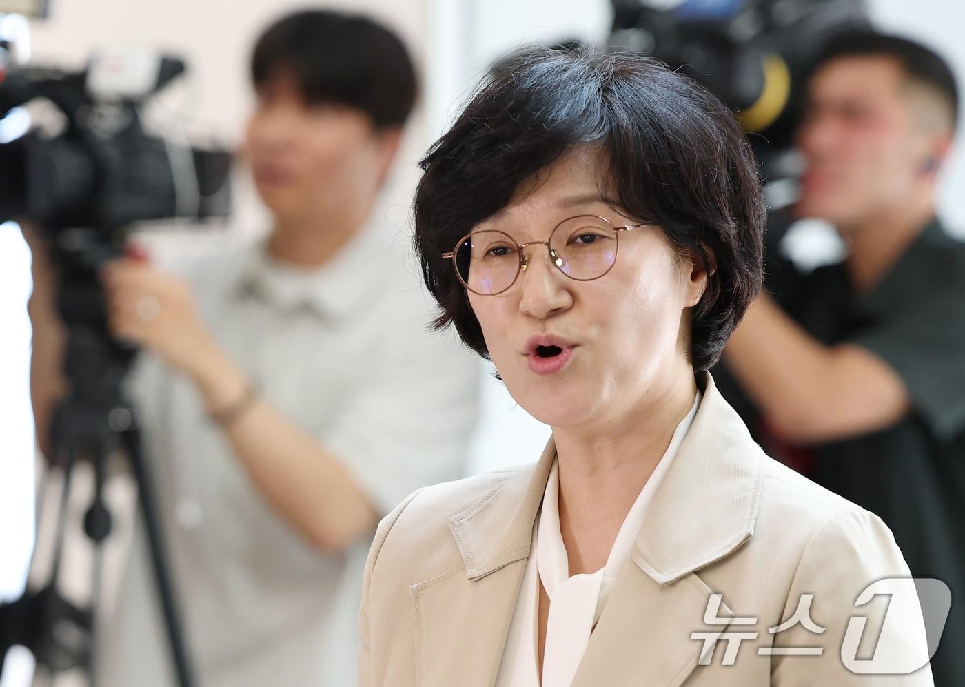 원민경 여성가족부 장관 후보자가 지난달 18일 오전 서울 서대문구 한국청소년활동진흥원에 마련된 인사청문 준비 사무실로 첫 출근하며 지명 소감을 밝히고 있다. 2025.8.18/뉴스1 ⓒ News1 오대일 기자