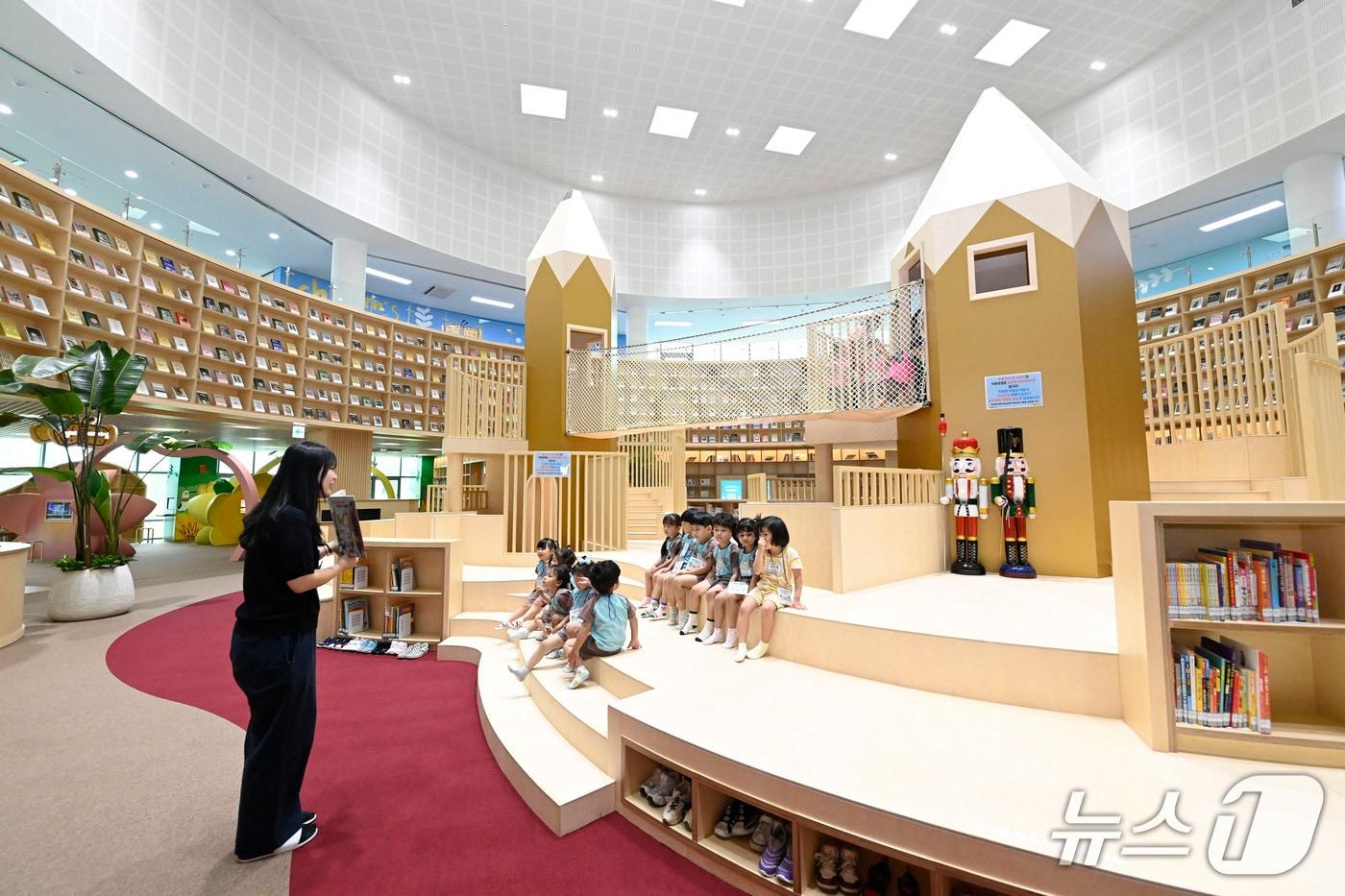 지난달 24일 개관한 대구 달성군 어린이숲도서관 내부.&#40;대구 달성군 제공.재판매 및 DB금지&#41;