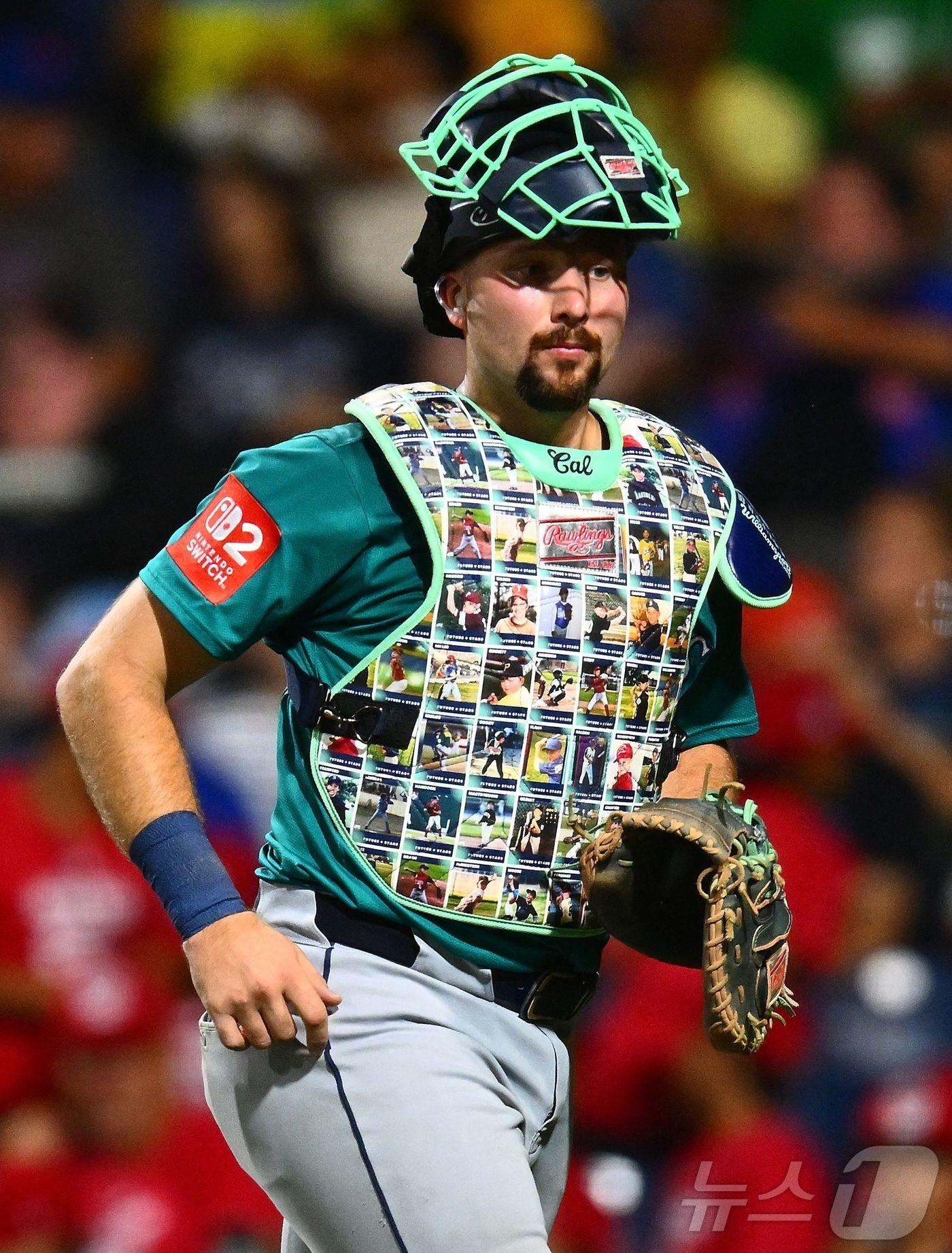 본문 이미지 - 시애틀 매리너스 포수 칼 롤리는 18일(한국시간) 열린 2025 메이저리그 뉴욕 메츠전에서 시즌 47호 홈런을 기록했다. ⓒ AFP=뉴스1