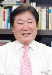 본문 이미지 - 윤문원 청주산단 전무이사.