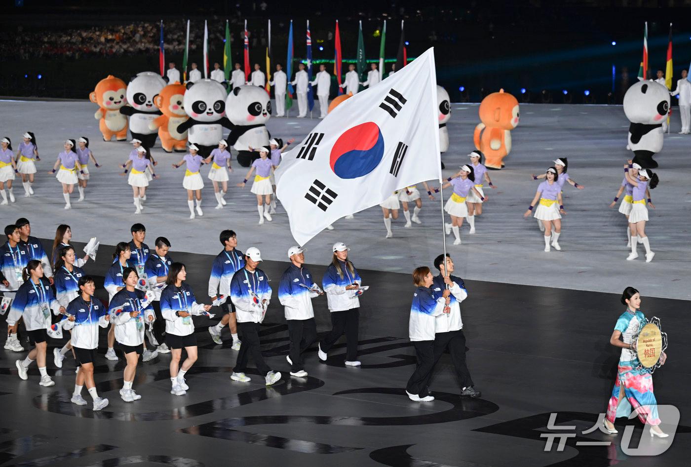 제12회 청두월드게임 개회식에 참석한 한국 선수단. &#40;대한체육회 제공&#41;
