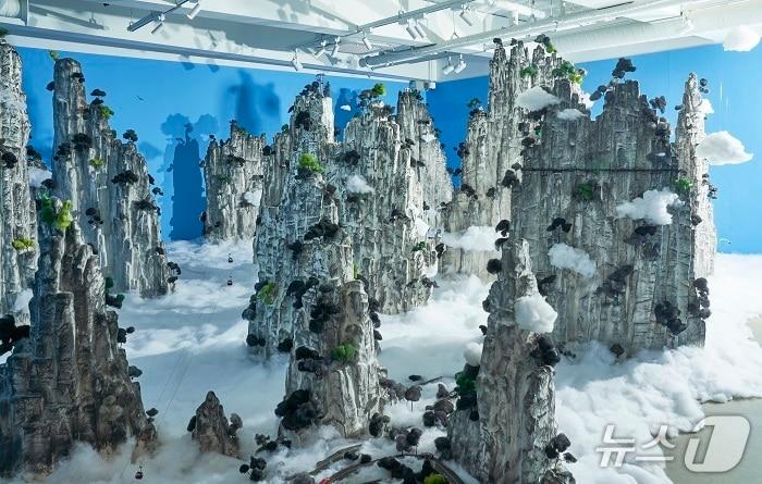 본문 이미지 - 노동식 작품 '산수유람'(금정구청 제공. 재판매 및 DB금지)