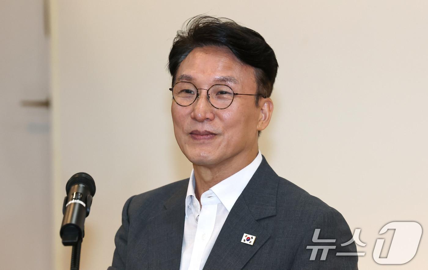 김민석 국무총리가 19일 오전 서울 종로구 정부서울청사에서 열린 출입기자단 간담회에서 취재진의 질문에 답하고 있다. 2025.8.19/뉴스1 ⓒ News1 임세영 기자