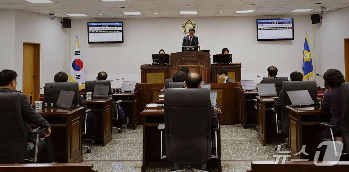 본문 이미지 - 산청군의회 본회의 장면(군의회 제공. 재판매 및 DB금지).