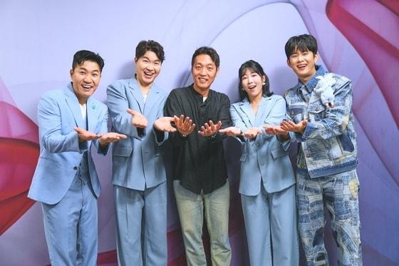 본문 이미지 - (왼쪽부터) 김종민, 박수홍, 이승훈 CP, 사유리, 손민수 / 사진제공=TV조선