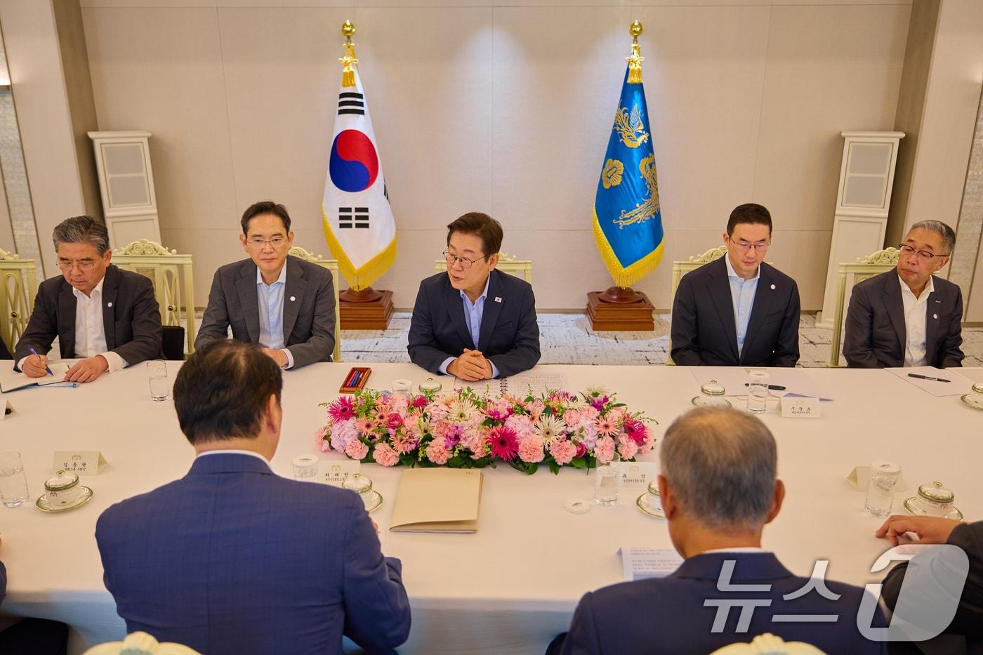 이재명 대통령이 19일 서울 용산 대통령실 청사에서 열린 미일 순방 동행 경제단체 및 기업인 간담회에서 발언하고 있다. &#40;대통령실 제공. 재판매 및 DB 금지&#41; 2025.8.19/뉴스1 ⓒ News1 허경 기자