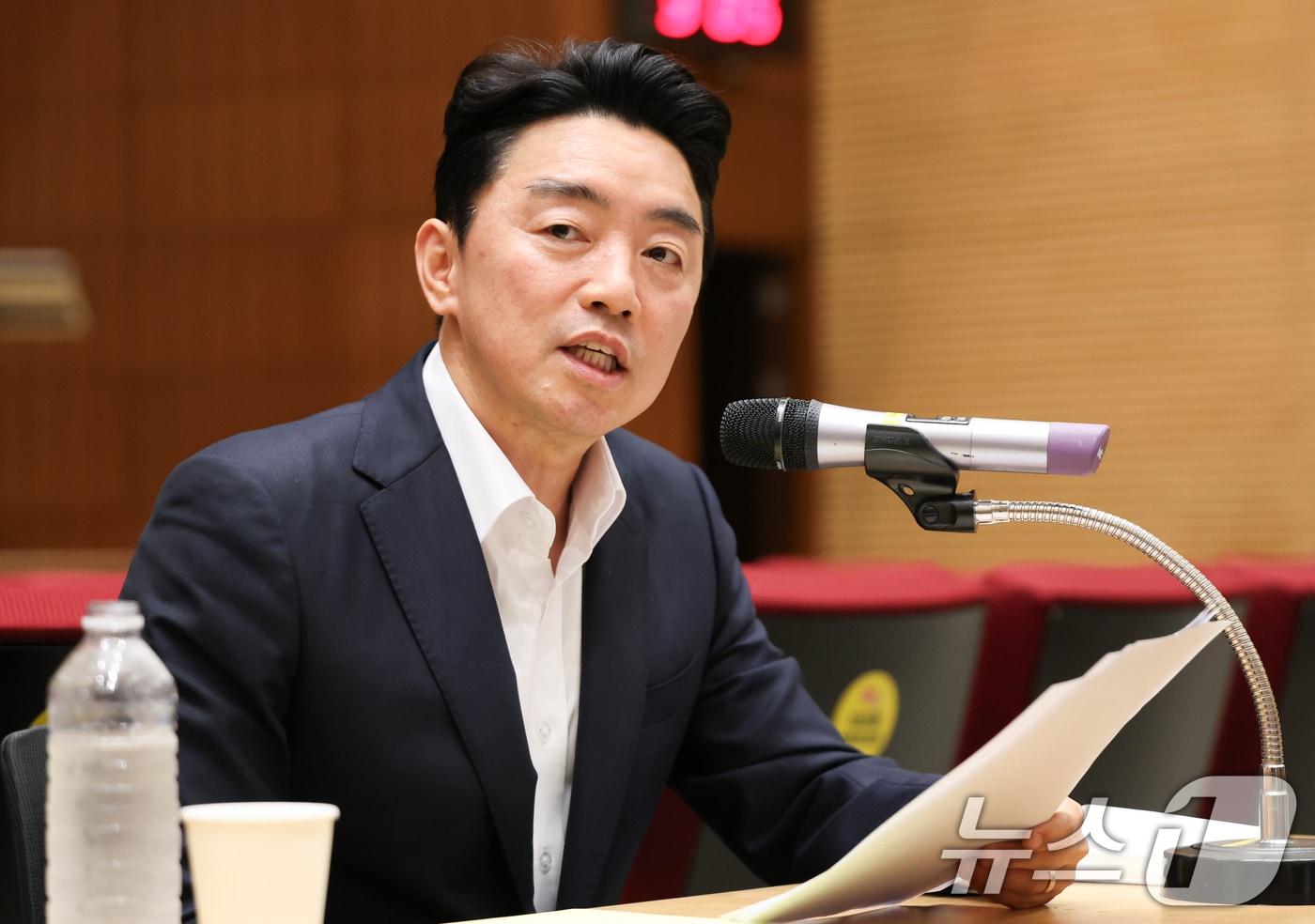 강훈식 대통령 비서실장이 19일 서울 용산 대통령실 청사에서 열린 기자간담회에서 발언하고 있다. 2025.8.19/뉴스1 ⓒ News1 허경 기자