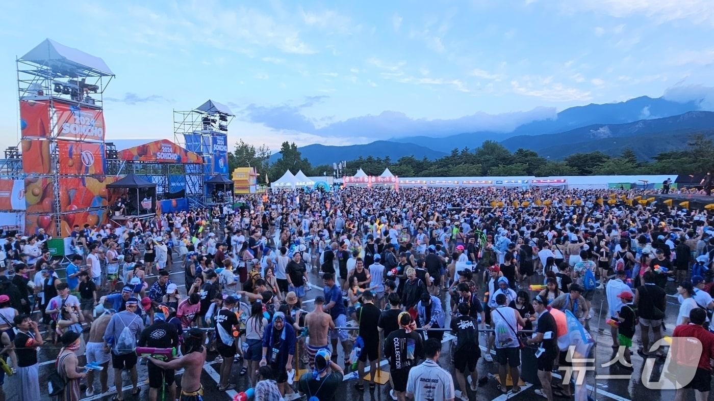 지난해 열린 워터밤 속초 행사 전경.&#40;속초시 제공, 재판매 및 DB 금지&#41; 2025.8.19/뉴스1