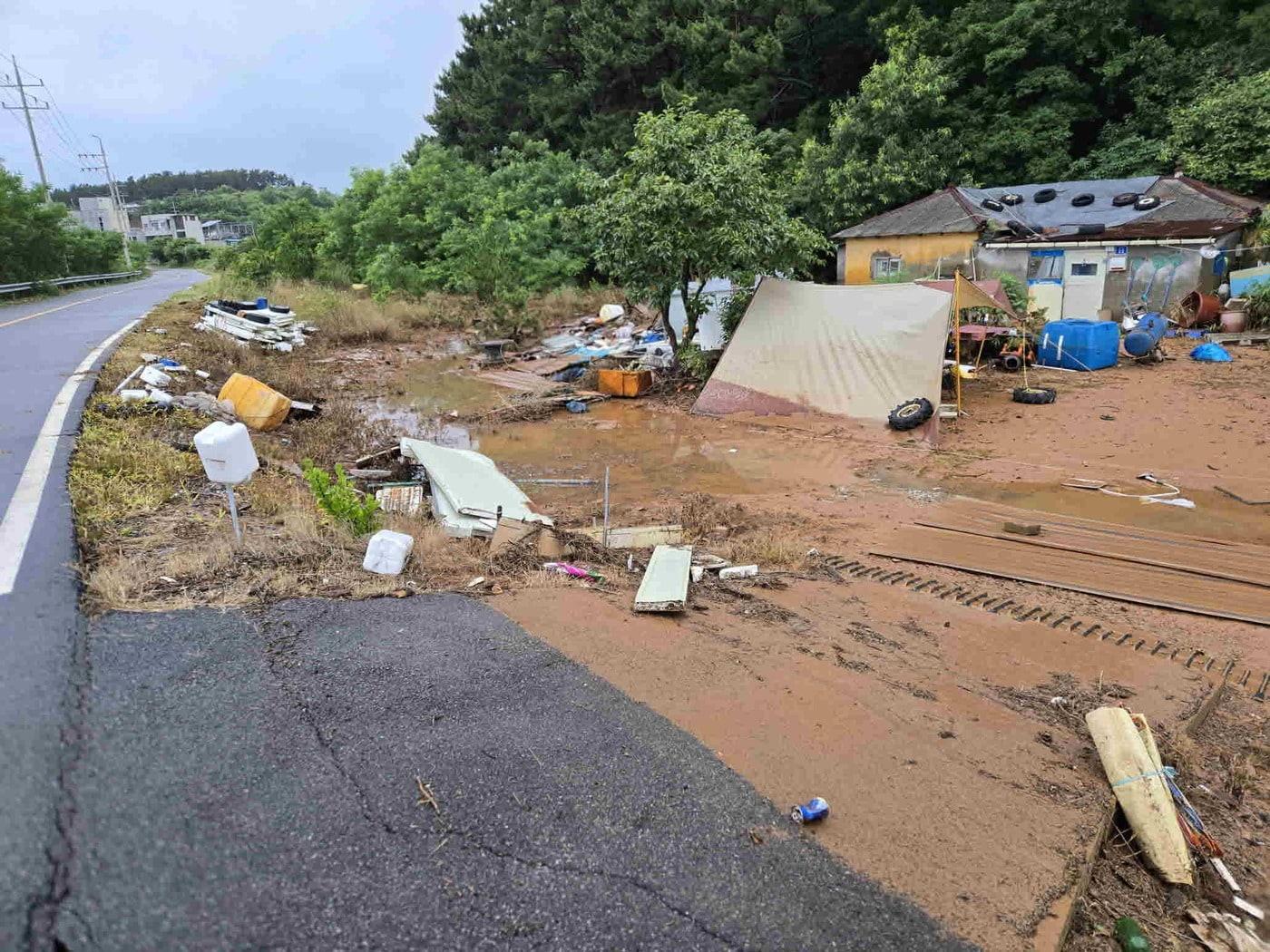 본문 이미지 - 호우 피해 현장.&#40;서천군 제공. 재판매 및 DB금지&#41;/뉴스1 