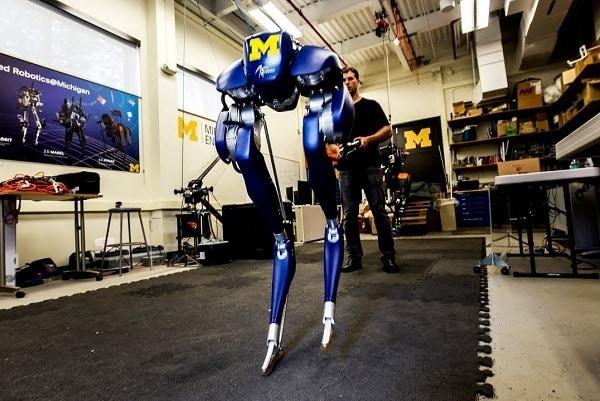 본문 이미지 - 퀄리시스 모션캡쳐 데이터가 사용된 미국 미시간대학교의 이족보행 로봇 ‘캐시 블루’의 모습. &#40;제공=하스피&#41;