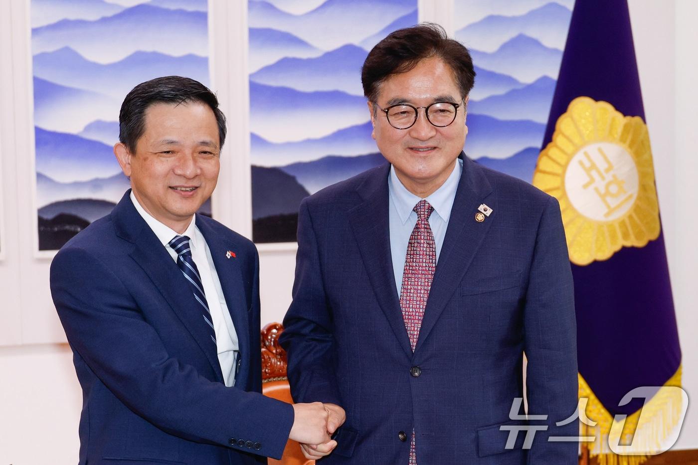 우원식 국회의장이 20일 오후 서울 여의도 국회의장 집무실에서 다이빙 주한중국대사를 접견하고 있다. 2025.8.20/뉴스1 ⓒ News1 안은나 기자