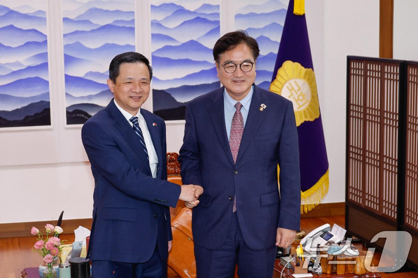 우원식 국회의장이 20일 오후 서울 여의도 국회의장 집무실에서 다이빙 주한중국대사를 접견하고 있다. 2025.8.20/뉴스1 ⓒ News1 안은나 기자