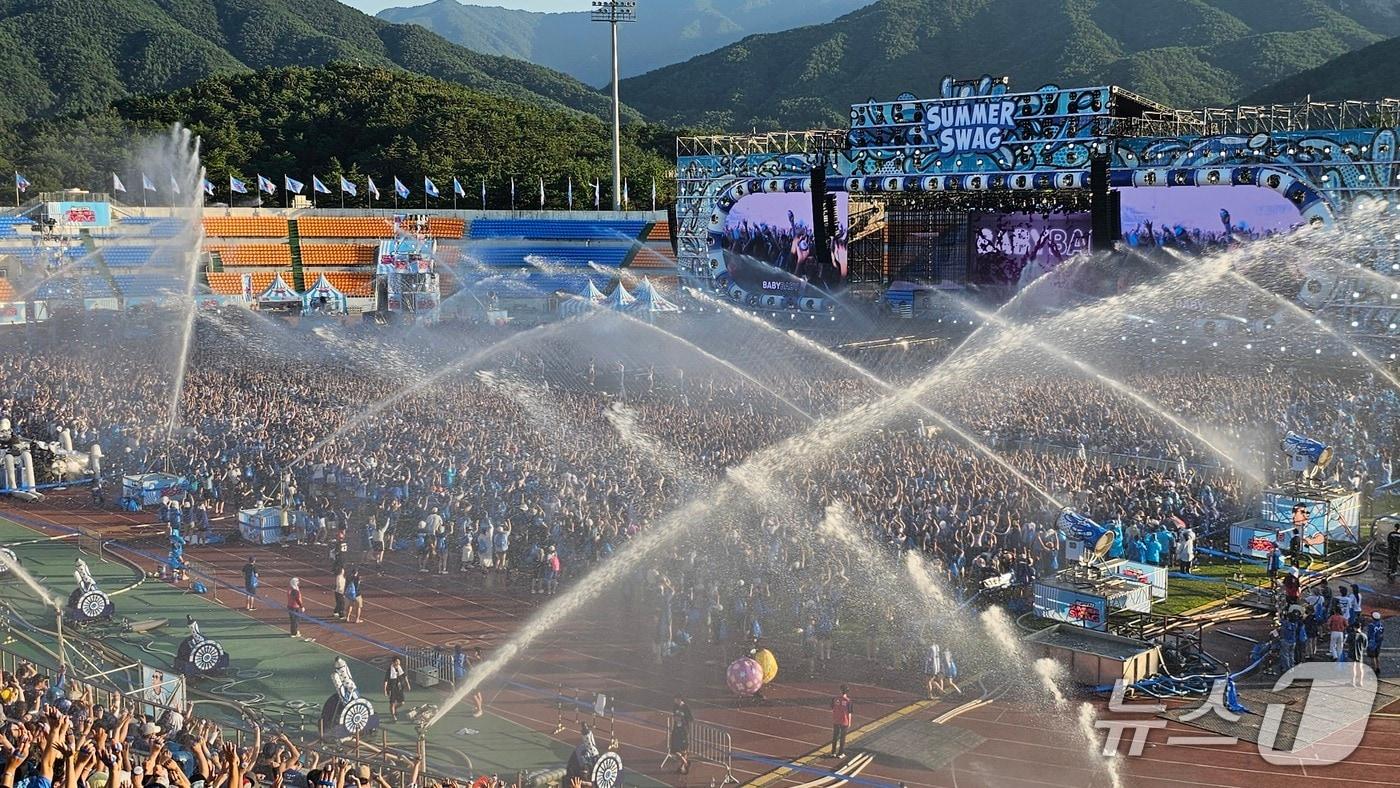 지난달 26일 속초에서 열린 싸이 흠뻑쇼.&#40;속초시 제공, 재판매 및 DB 금지&#41; 2025.8.20/뉴스1