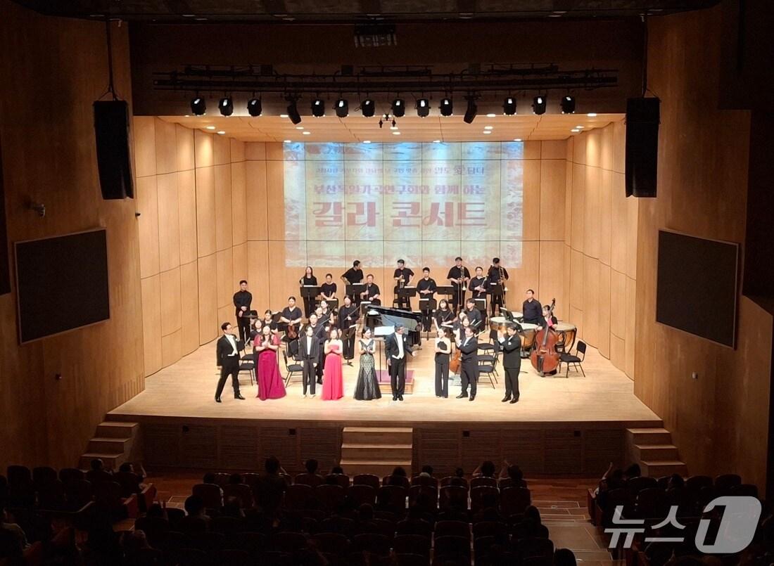 본문 이미지 - 부산 영도구가 고향사랑기금사업으로 개최한 &#39;영도애&#40;愛&#41;담다&#39; 공연 모습.&#40;영도구 제공. 재판매 및 DB금지&#41;