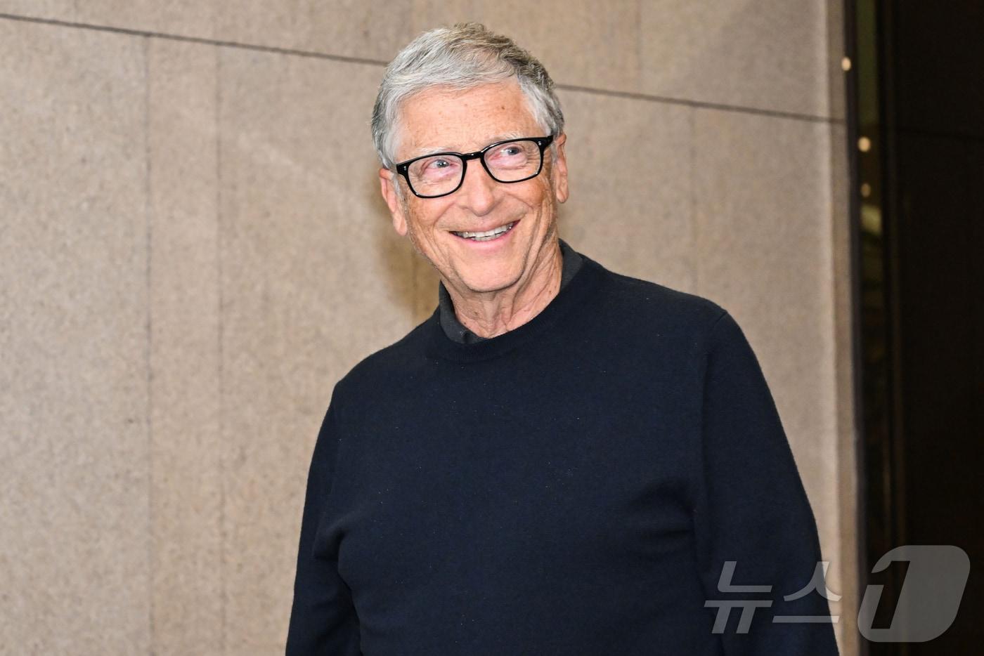 마이크로소프트(MS)의 공동창업자이자 `빌 앤드 멀린다 게이츠 재단` 이사장인 빌 게이츠가 20일 오후 서울 강서구 서울김포비즈니스항공센터를 통해 입국하고 있다. (공동취재) 2025.8.20/뉴스1 ⓒ News1 김진환 기자