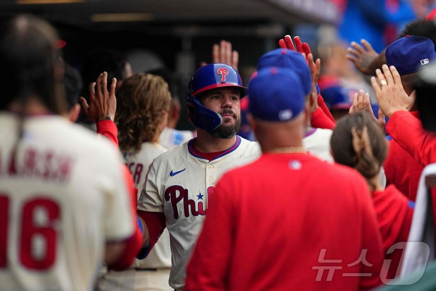 MLB 시애틀전에서 시즌 45호포를 쏘아올린 필라델피아 슈와버. ⓒ AFP=뉴스1