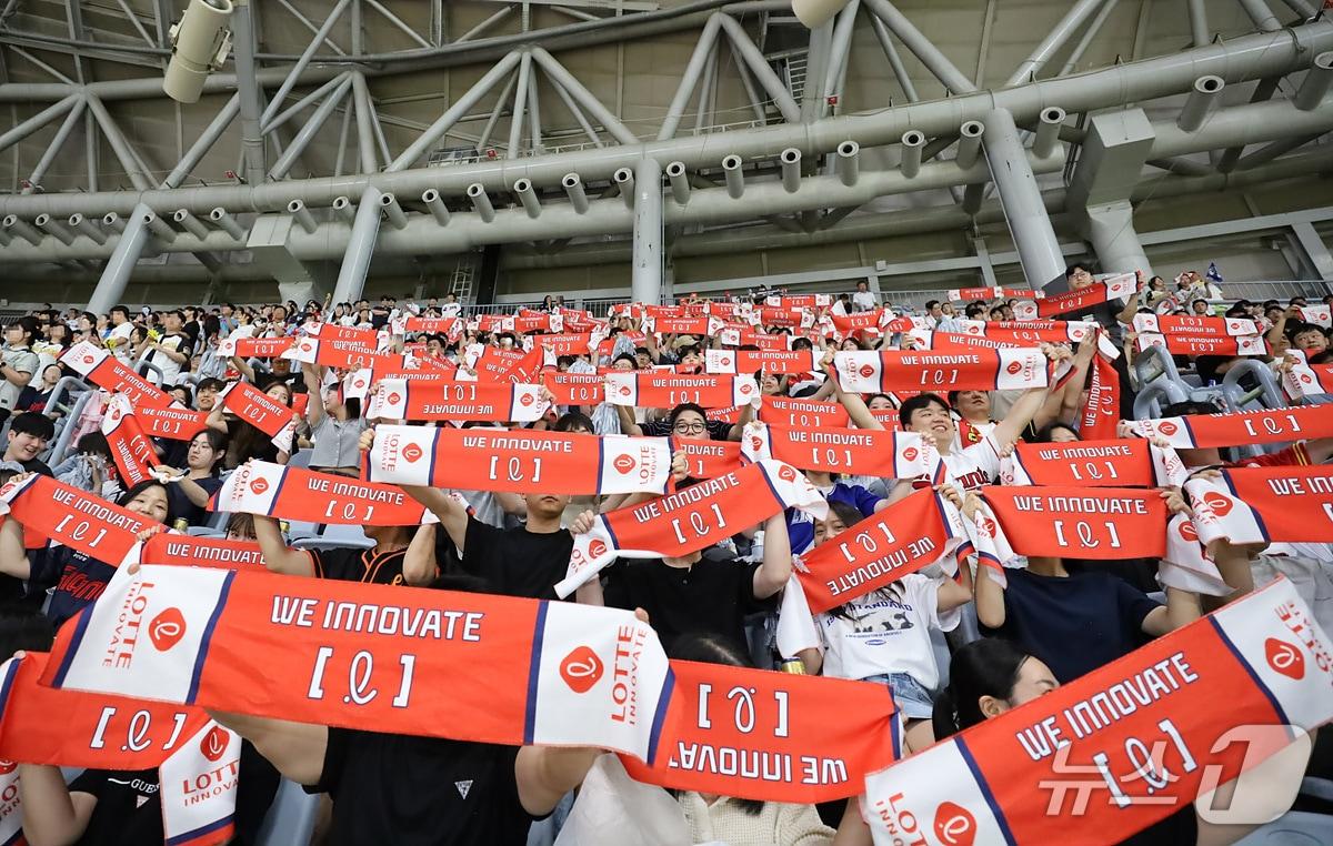 본문 이미지 - 2_이노컬처 야구관람이노컬처 야구관람(롯데이노베이트 제공)