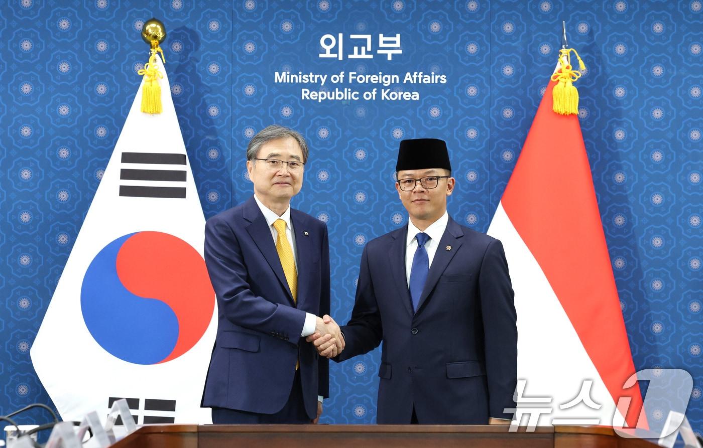 본문 이미지 - 조현 외교부 장관과 수기오노 인도네시아 외교장관. 2025.8.21 ⓒ 뉴스1 임세영 기자