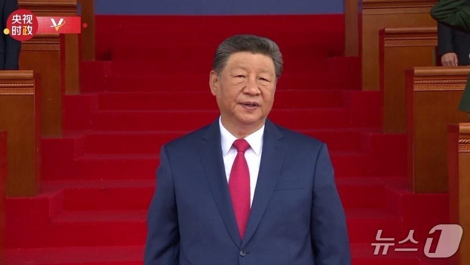 본문 이미지 - 시진핑 중국 국가주석이 21일 시짱&#40;티베트&#41; 자치구 라싸 포탈라궁 광장에서 열린 자치구 설립 60주년 경축 행사에 참석했다. &#40;CCTV 갈무리&#41;