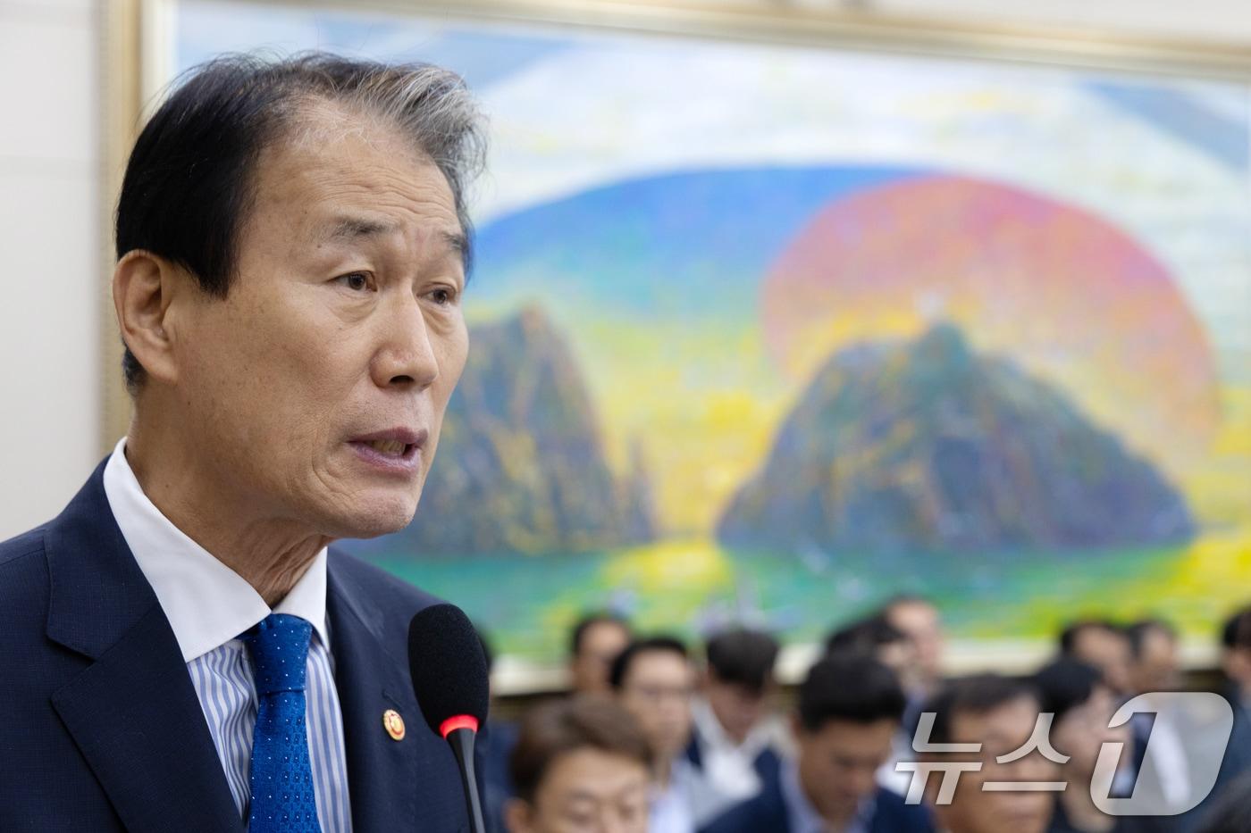 권오을 국가보훈부 장관이 21일 서울 여의도 국회에서 열린 국회 정무위원회 전체회의에서 제안설명하고 있다. 2025.8.21/뉴스1 ⓒ News1 이승배 기자