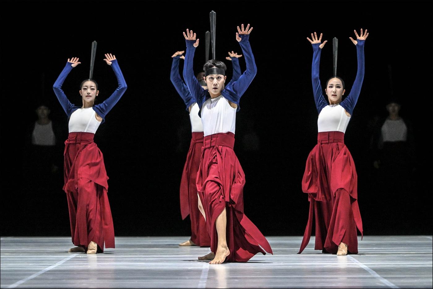 서울시무용단 &#39;일무&#39; 중 4막 신일무 공연 모습&#40;세종문화회관 제공&#41;