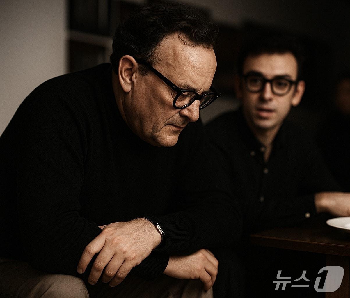 본문 이미지 - 미국의 사회학자 찰스 밀스&#40;Charles Wright Mills, 1916~&#41; 대표작으로 &#39;화이트 칼라&#39;와 &#39;파워 엘리트&#39;를 남겼다.