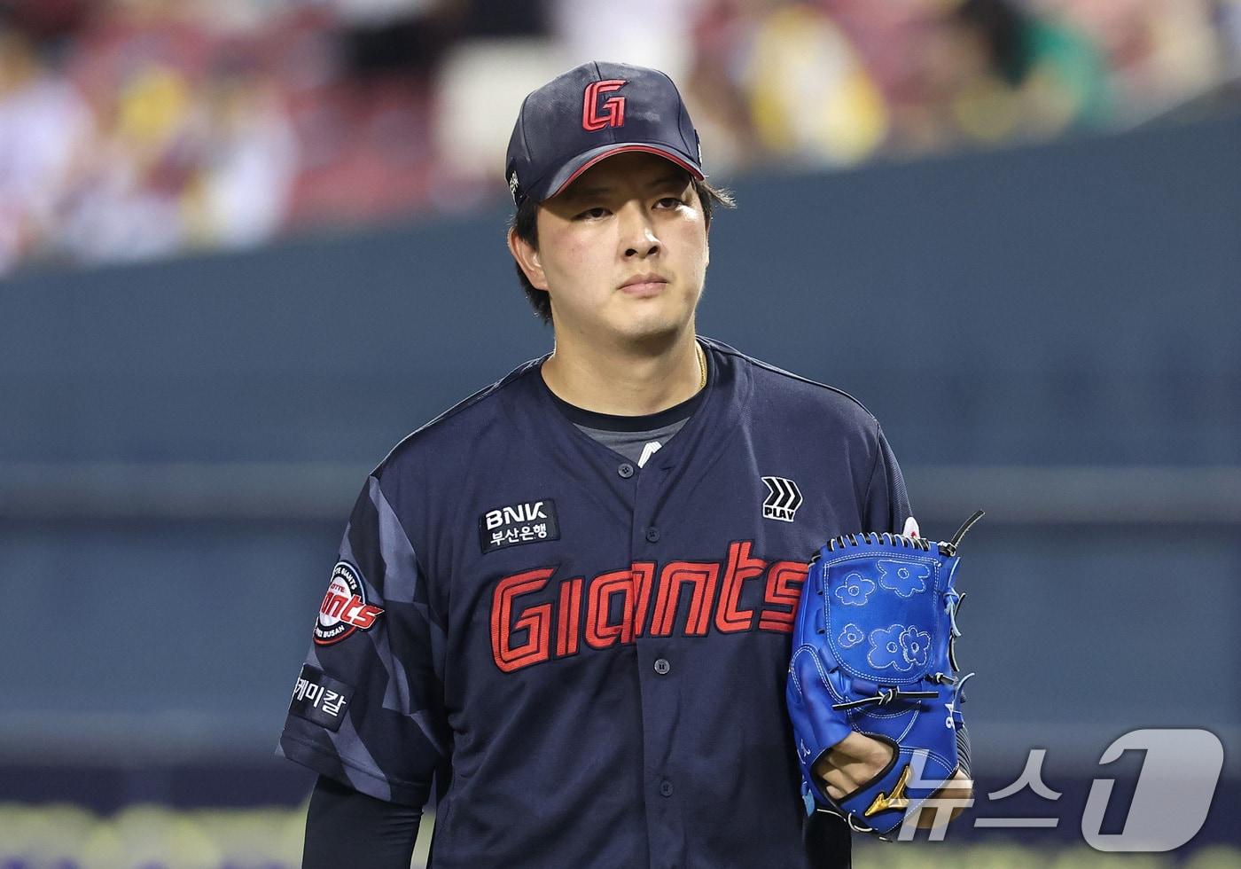 본문 이미지 - 롯데 자이언츠 김원중(33). /뉴스1 DB ⓒ News1 김성진 기자
