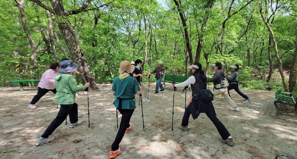 본문 이미지 - 노르딕워킹(강북구 제공)