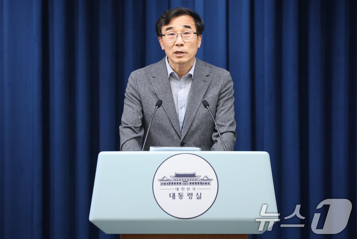 전성환 경청통합수석이 22일 서울 용산 대통령실 청사에서 공공갈등조정비서관 등 채용 관련 브리핑을 하고 있다. 2025.8.22/뉴스1 ⓒ News1 허경 기자