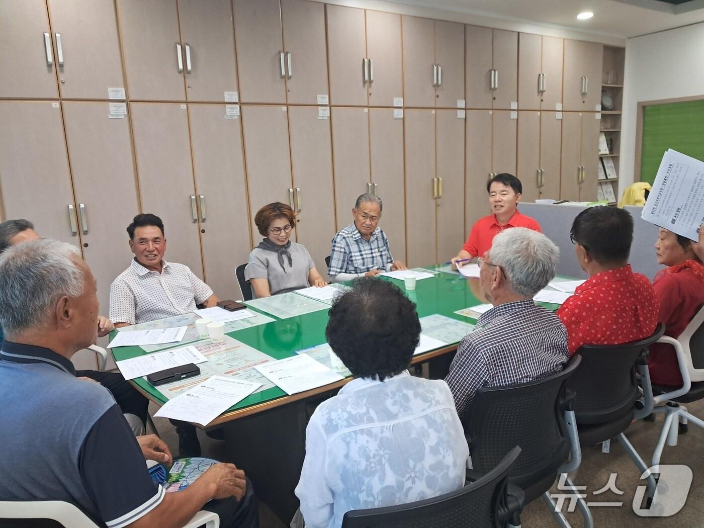 본문 이미지 - 제43회 금산세계인삼축제 마당바위 기도회 준비 간담회(금산군 제공.재판매 및 DB금지)/뉴스1