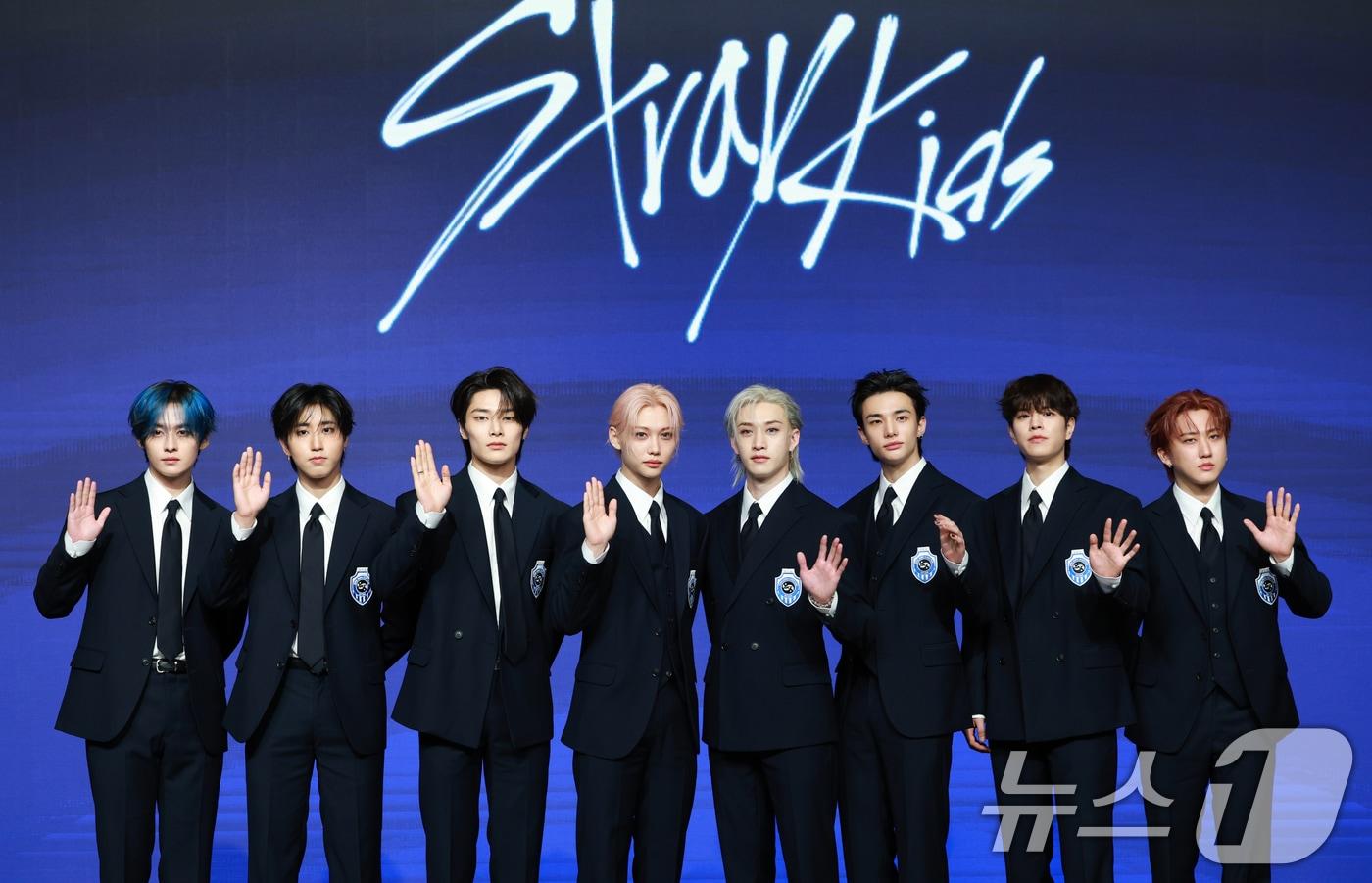본문 이미지 - 스트레이 키즈(Stray Kids) 리노(왼쪽부터)와 한, 아이엔, 필릭스, 방찬, 현진, 승민, 창빈 2025.8.22 ⓒ 뉴스1 권현진 기자