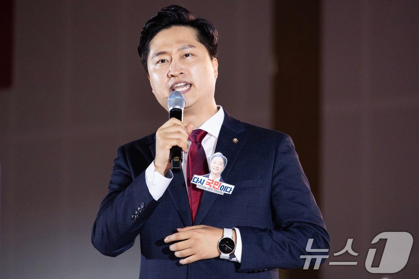 우재준 국민의힘 청년 최고위원 후보가 22일 오후 충북 청주시 오스코에서 열린 제6차 전당대회에서 비전발표를 하고 있다. &#40;공동취재&#41; 2025.8.22/뉴스1 ⓒ News1 신웅수 기자