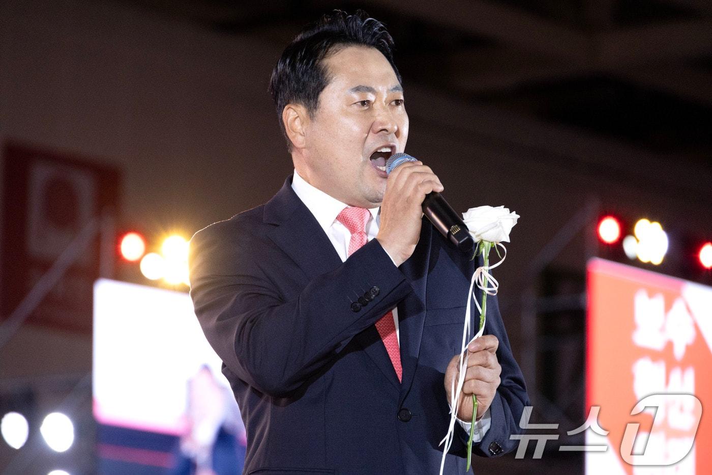 장동혁 국민의힘 당대표 후보가 22일 오후 충북 청주시 오스코에서 열린 제6차 전당대회에서 비전발표를 하고 있다. &#40;공동취재&#41; 2028.8.22/뉴스1 ⓒ News1 신웅수 기자