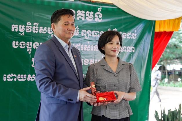 본문 이미지 - 서원대학교가 캄보디아 정부가 외국인에게 수여하는 최고 권위의 훈장인 '국가재건훈장 금장'을 받았다.(서원대 제공. 재판매 및 DB금지)/뉴스1