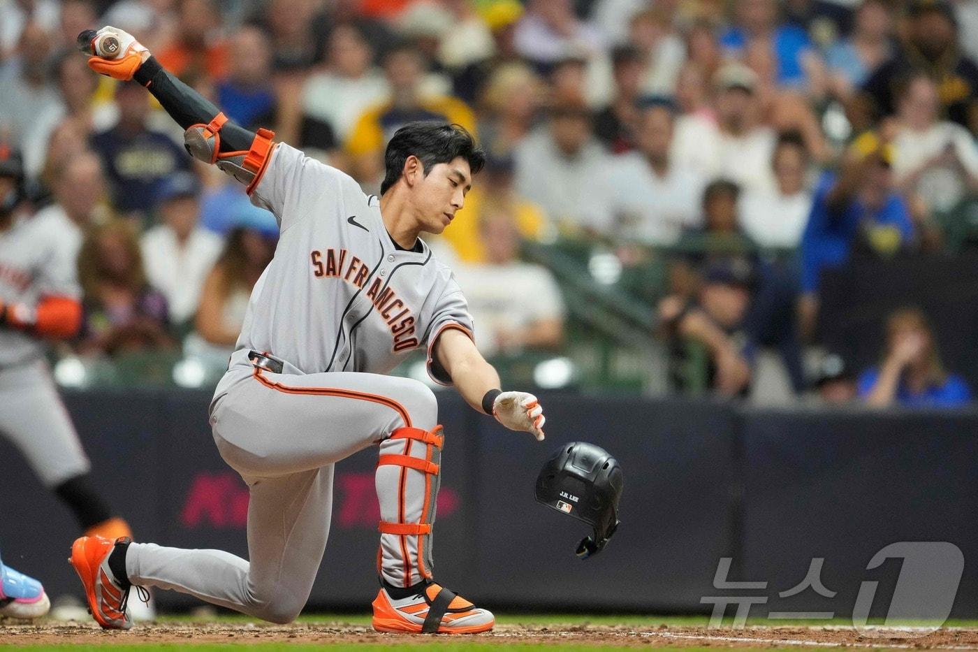 ]샌프란시스코 자이언츠 이정후는 23일(한국시간) 열린 2025 메이저리그 밀워키 브루어스와 원정 경기에서 4타수 무안타를 기록했다. ⓒ AFP=뉴스1