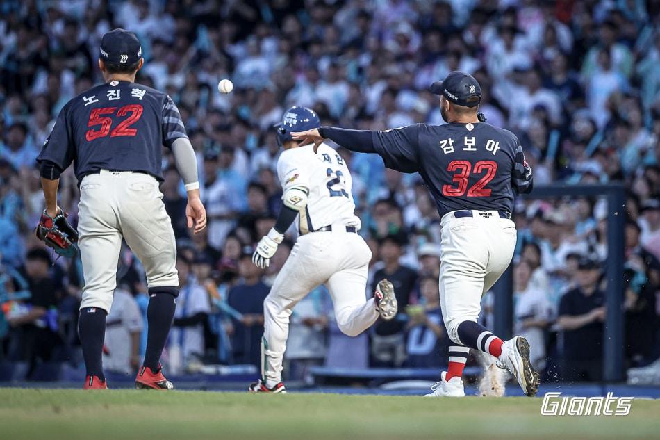 본문 이미지 - 롯데 자이언츠는 23일 열린 KBO리그 창원 NC 다이노스전에서 졌고, 12연패를 당했다. &#40;롯데 자이언츠 제공&#41;