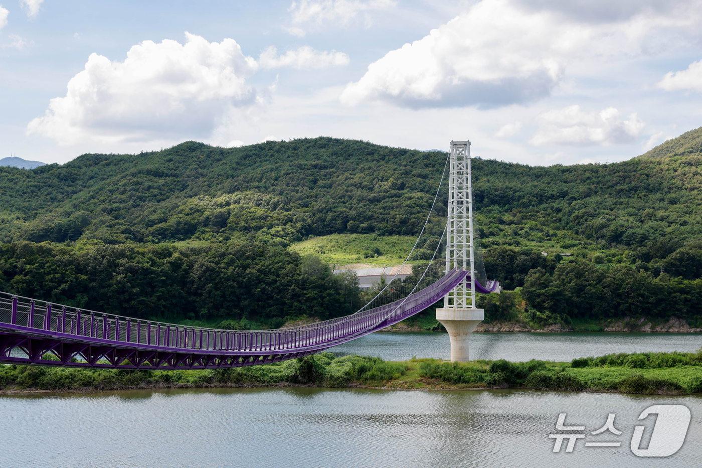 단양 시루섬 기적의 다리.(단양군 제공, 재판매 및 DB금지)/뉴스1  